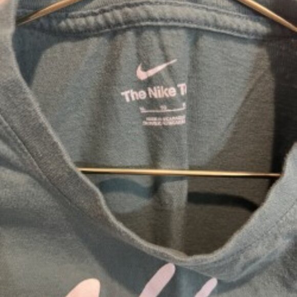 Youth Girls Nike Tee Size XL - Picture 3 of 3